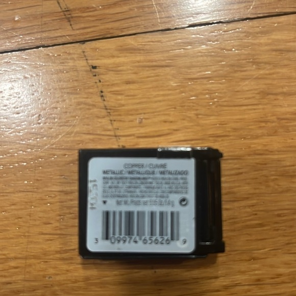 2 Revlon eyeshadows matte plum and metallic copper . - Picture 5 of 5